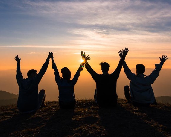 Viaje en Grupo a Colombia • La Colombia Real • Atardecer Amigos Montaña